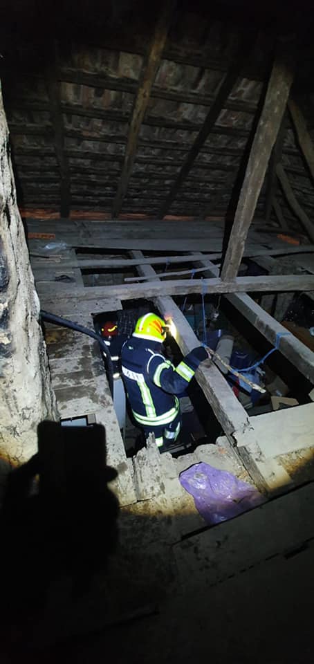 Incendiu la hornul unei case de locuit din Baba Novac
