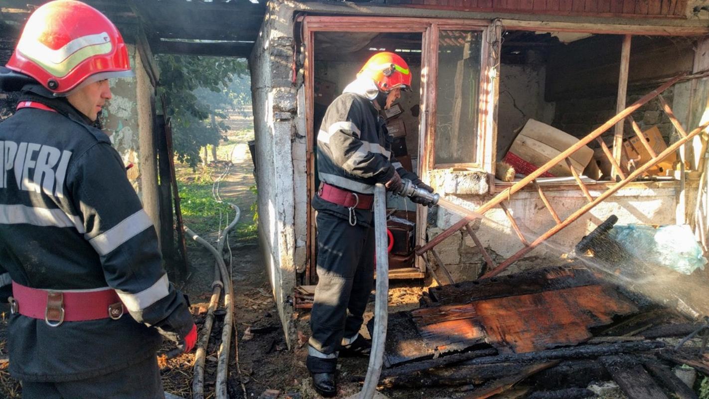 Două incendii produse în aceeași zi în comuna Batăr