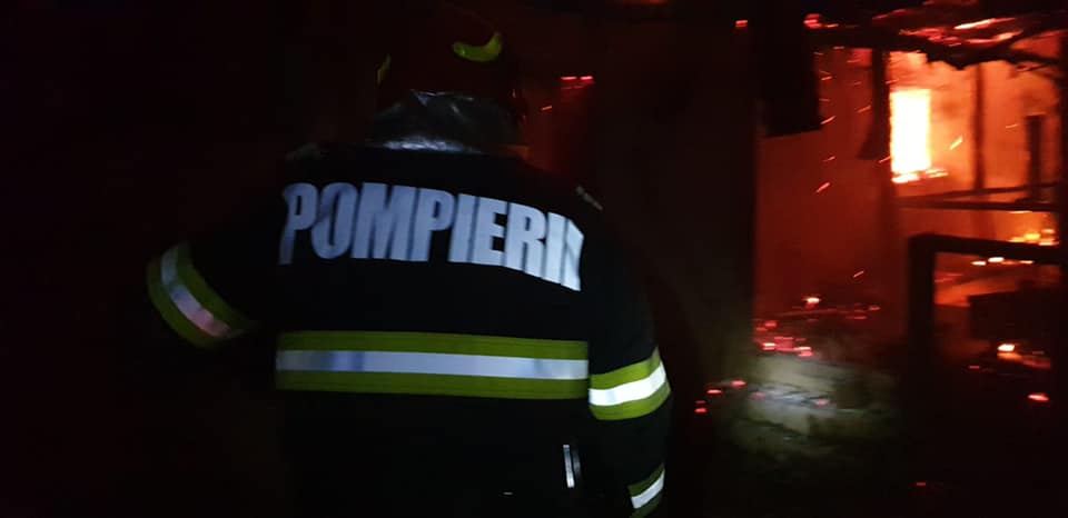 Incendiu la o casă de locuit din Cămârzana