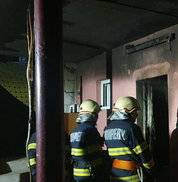 Incendiu la o gospodărie din Ceișoara