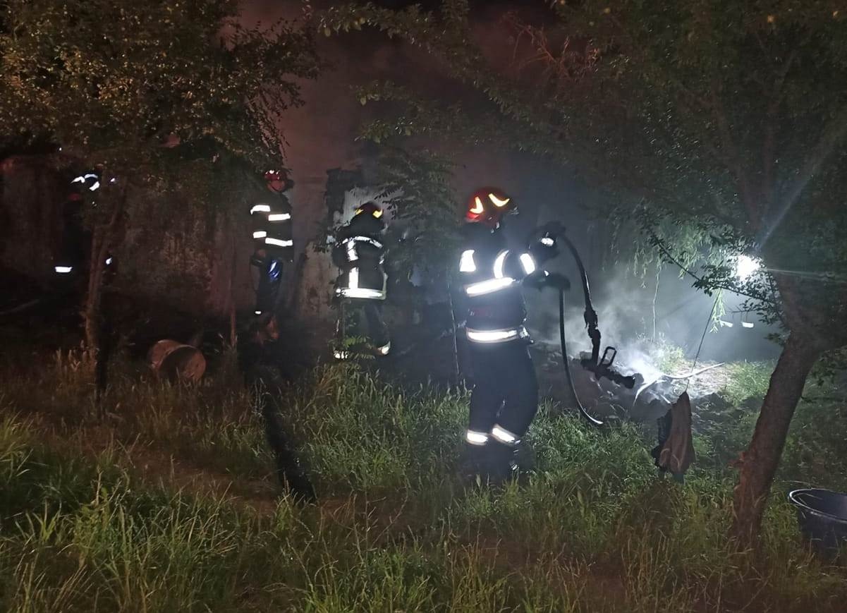 Incendiu la o casă de locuit din Domănești