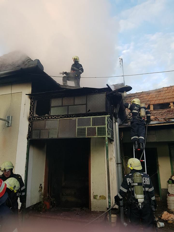 Un bărbat a decedat într-un incendiu izbucnit într-o casa din localitatea Hamba