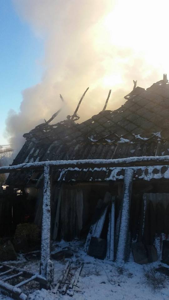 Nușfalău: Au pârlit porcul, dar au provocat și un incendiu