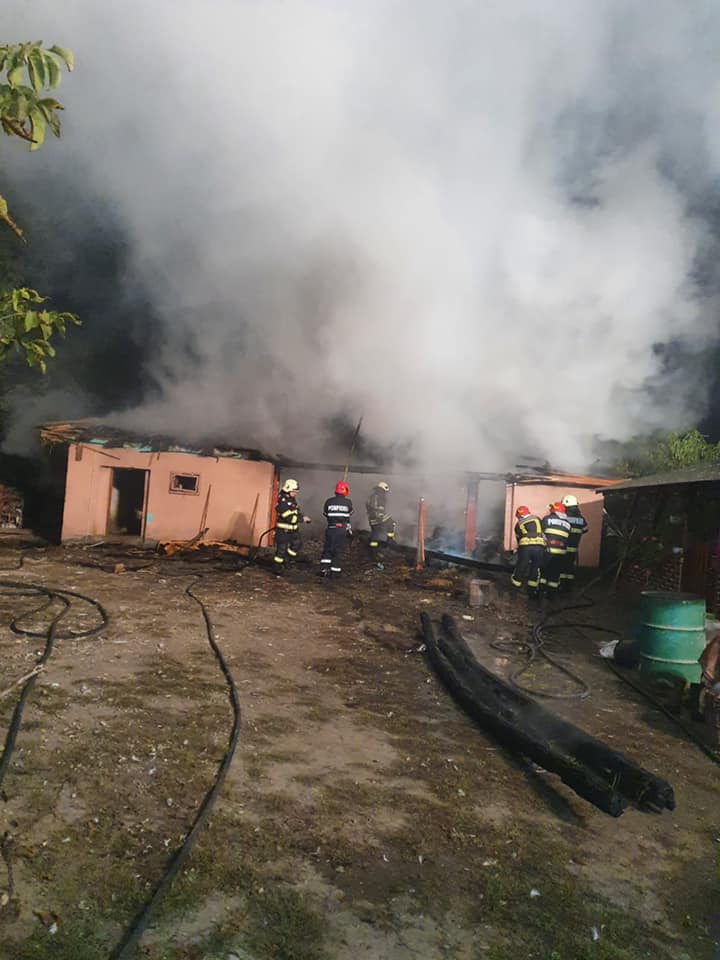 Incendiu la o șură în localitatea Pomi