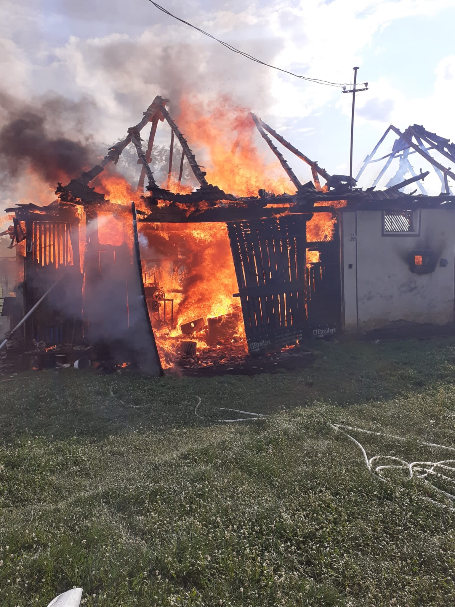 Incendiu în localitatea Rona