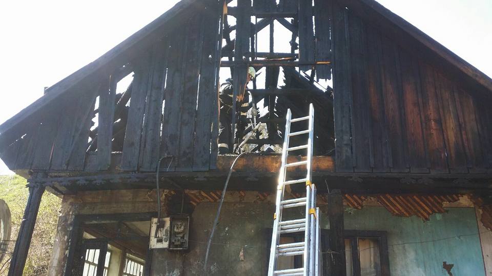 Incendiu la o casă din localitatea Șanț