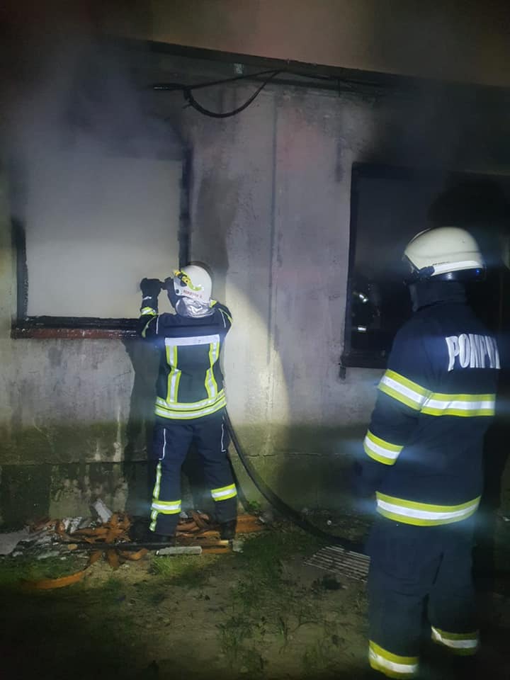 Incendiu la un apartament în Satu Mare