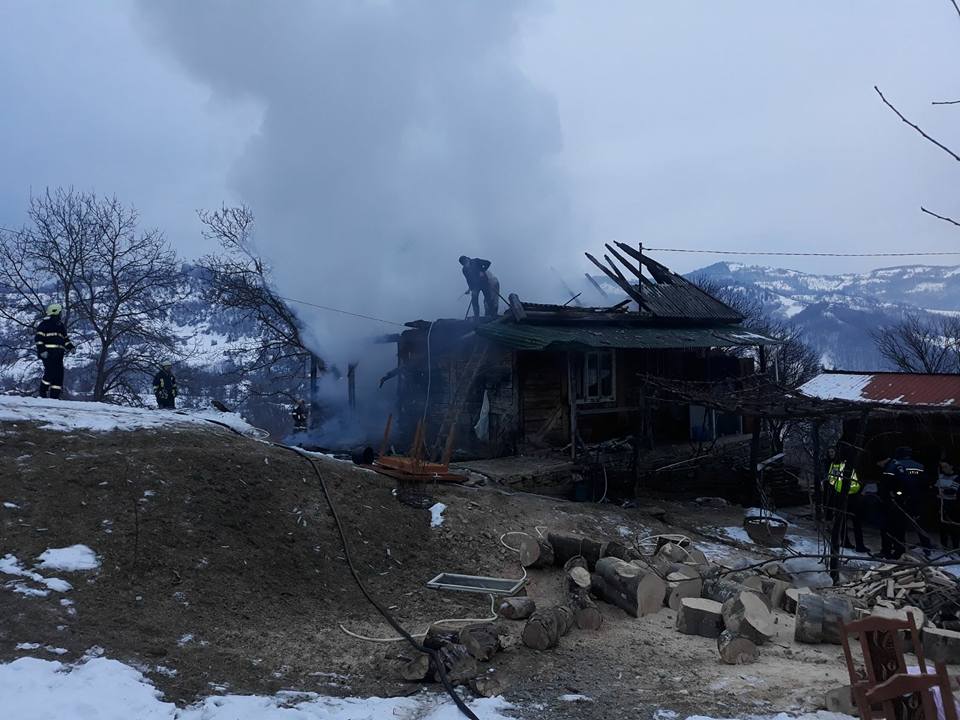 Patru incendii lichidate de pompierii maramureșeni în ultimele 24 de ore
