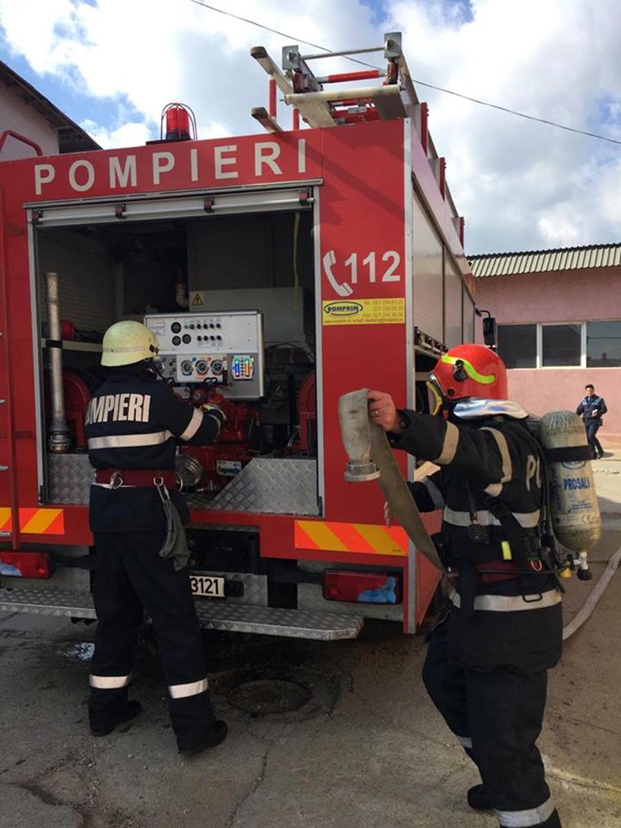 Persoană rănită în urma producerii unui incendiu în localitatea Subpiatră