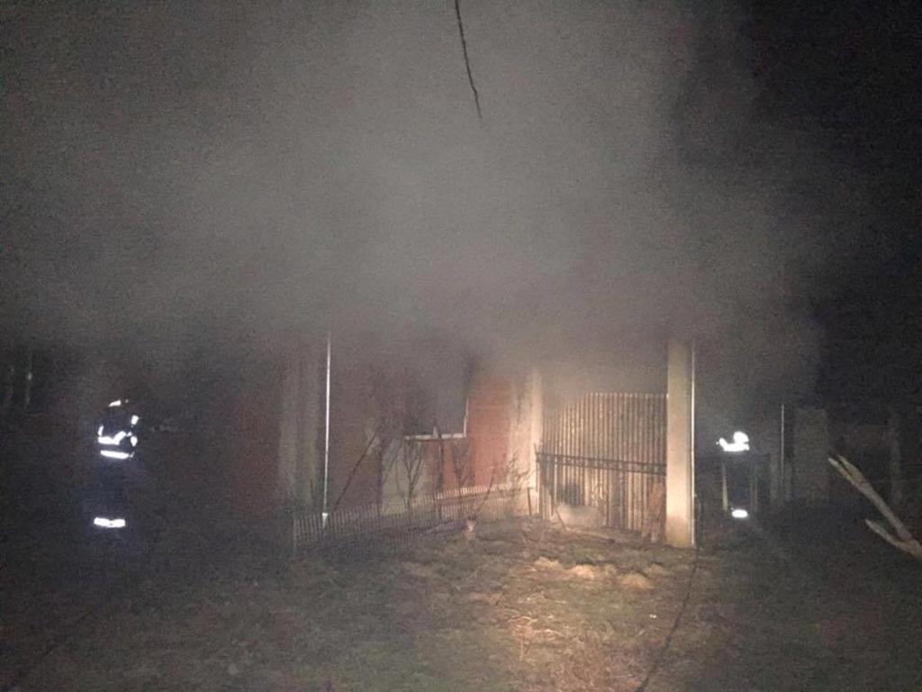 Incendii provocate de instalații și aparate electrice în Oradea și Vașcău