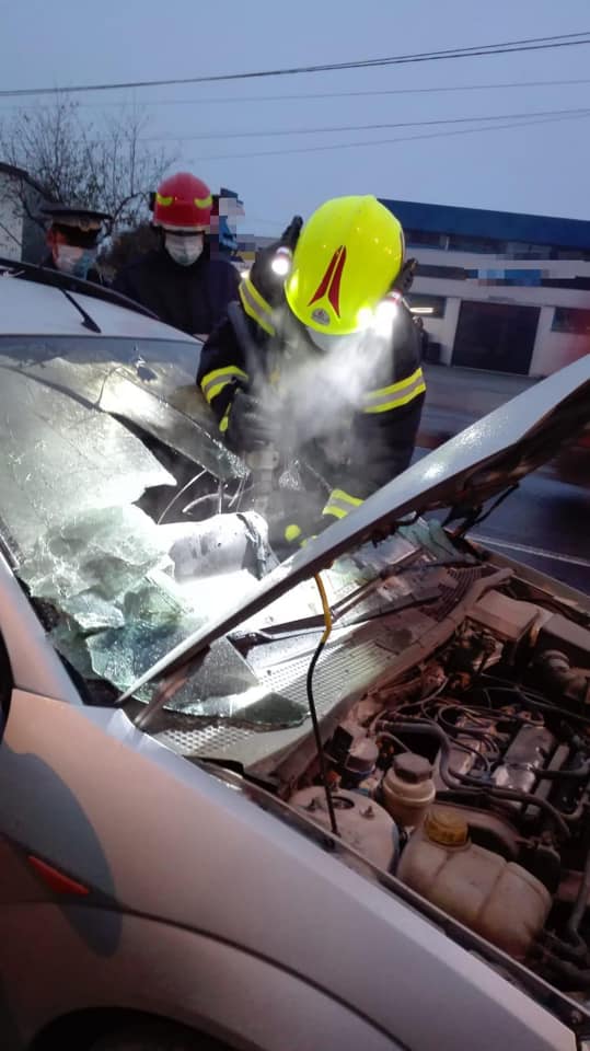 Incendiu la un autoturism în municipiul Satu Mare