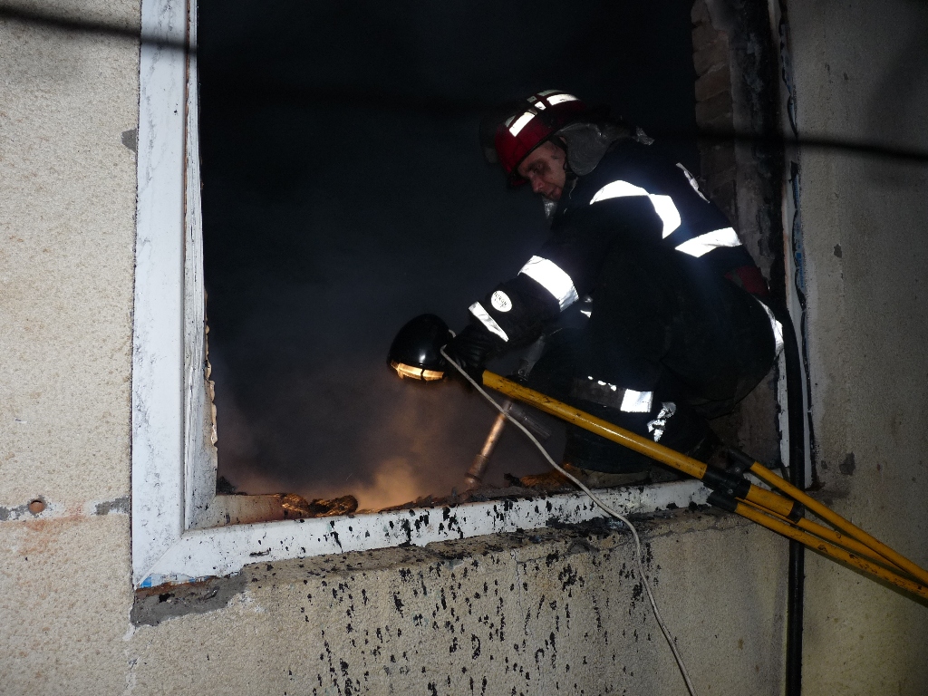 Incendiu violent izbucnit în această dimineață în localitate Daia Română