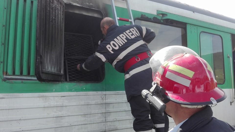 Incendiu izbucnit la locomotiva trenului Bistrița-Cluj Napoca
