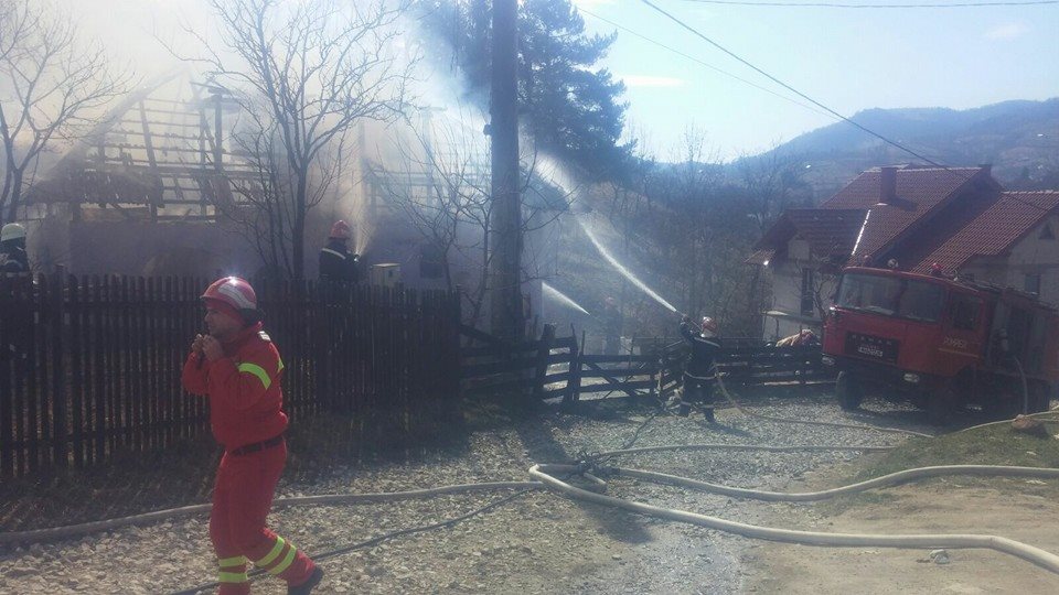 Incendiu produs la o casă de locuit din Sîngeorz-Băi