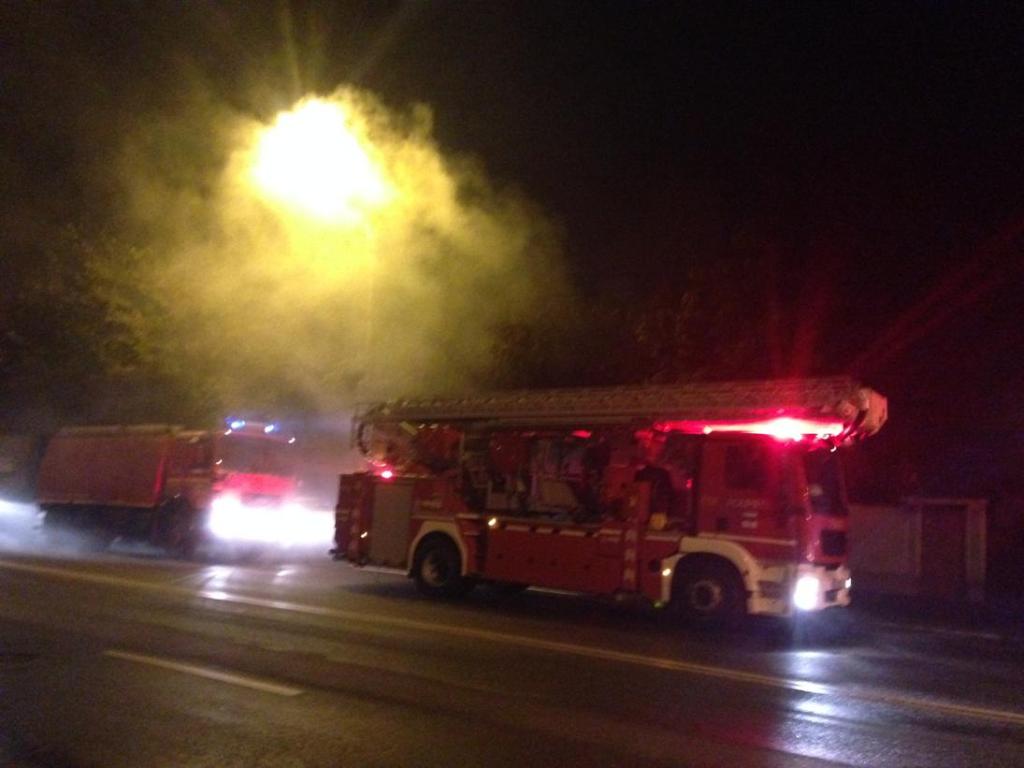 Incendiu produs în această dimineață la o gospodărie de pe strada Clujului din Oradea
