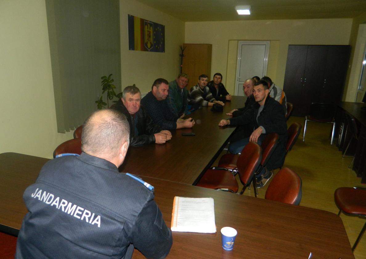Activitate de informare şi prevenire desfășurată de jandarmi în comuna Buciumi