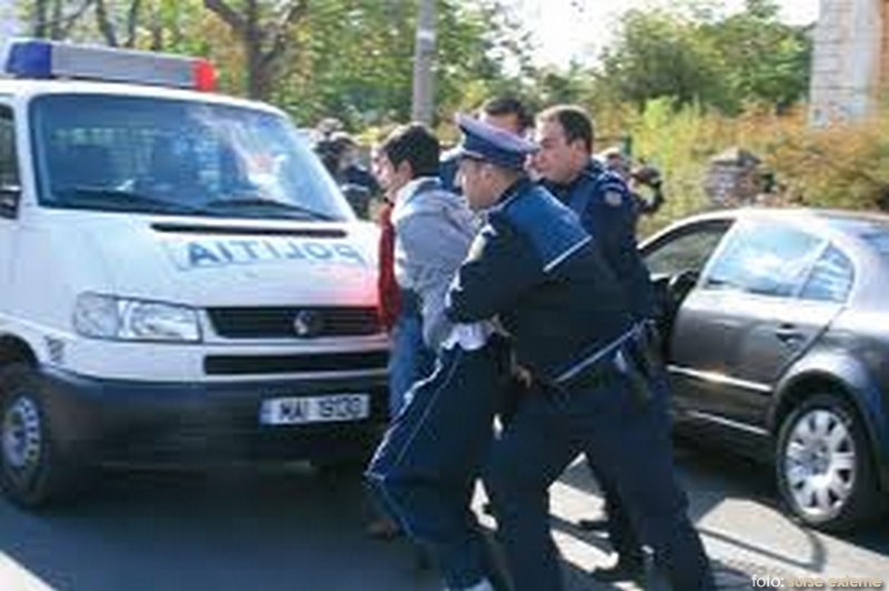 Au pus în pericol siguranța traficului rutier