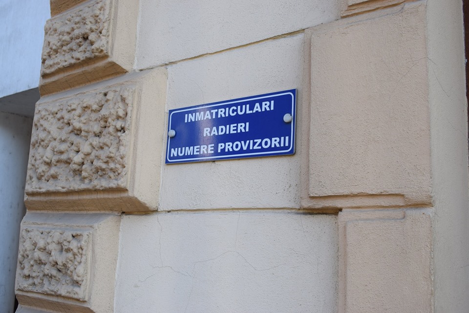 Sibiu: Bonuri de ordine şi program prelungit la Serviciul Înmatriculări Auto