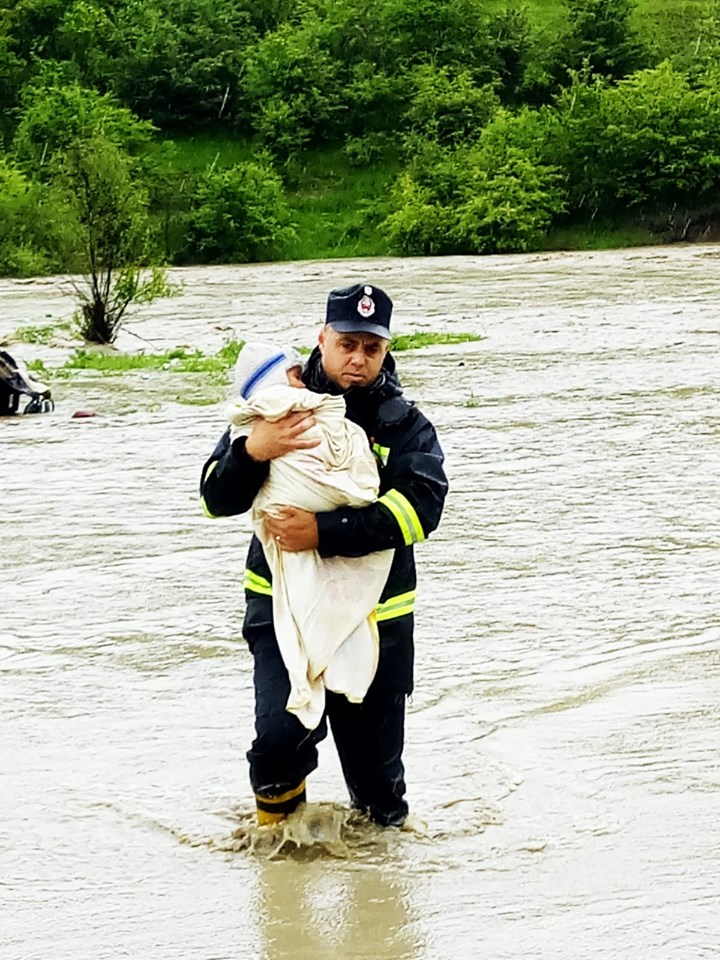 Persoane salvate din calea apelor în Bistrița-Năsăud