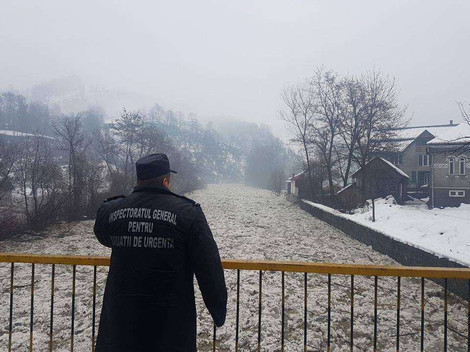 Zăpoarele formate pe Valea Sălăuţei au cauzat inundarea mai multe gospodării din Telcișor