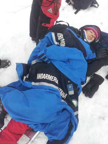 Jandarmii montani din Cavnic au salvat doi turiști accidentați pe pârtia de schi