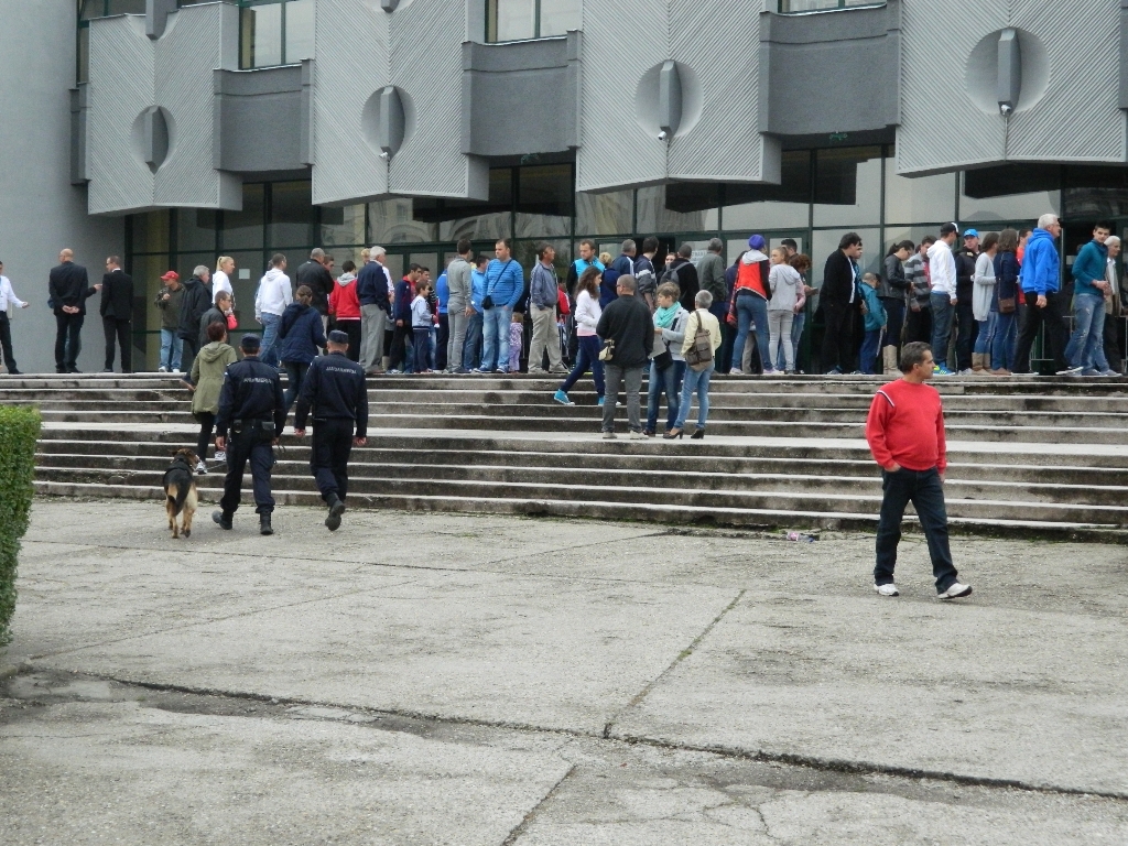 Jandarmii vor veghea la buna desfășurare a meciului HCM Baia Mare – MKS Selgros Lublin