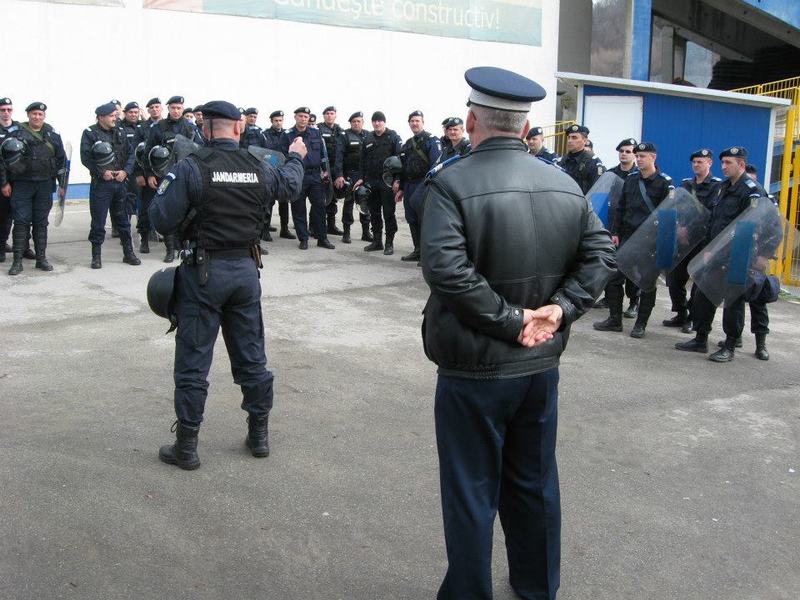 Intervenţie în forţă a jandarmilor bistriţeni la stadionul municipal!