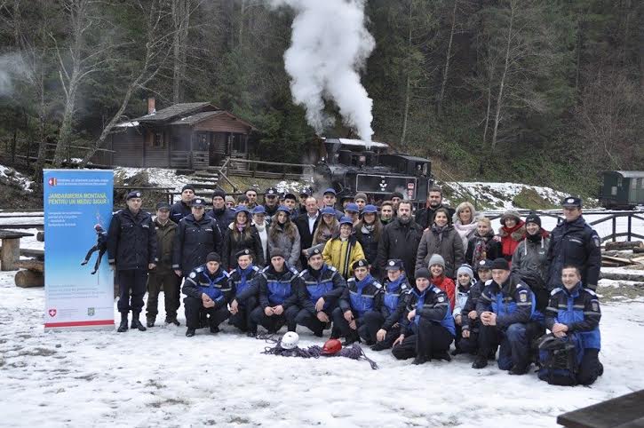 Activităţi ale jandarmilor montani maramureşeni, pe Valea Vaserului, în cadrul Campaniei „Jandarmeria Montană, pentru un mediu sigur!”