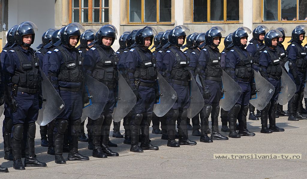 Jandarmii sătmăreni cinstesc Ziua Eroilor Neamului