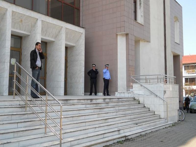 În urma scandalului de la Dipșa, trei tineri romi din Pintic sunt acuzați de omor