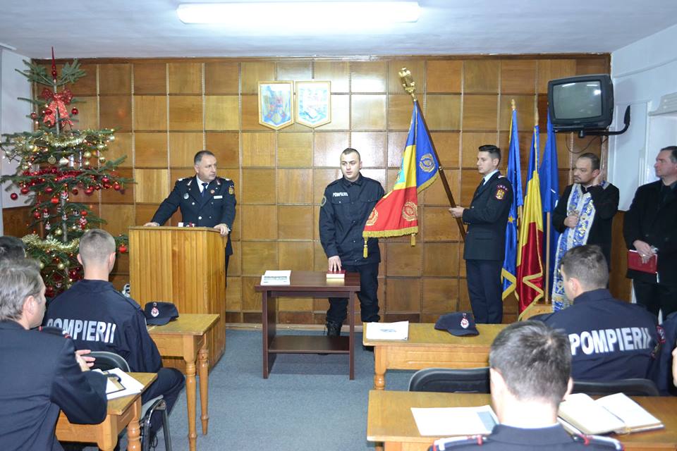 Opt tineri pompieri au depus azi jurământul la ISU Sibiu
