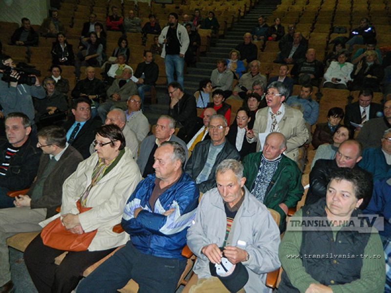 „Funcţionarii” au luat cu asalt Primăria Satu Mare