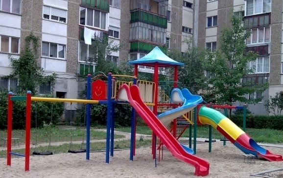 Oradea: Locurile de joacă din municipiu, inventariate în vederea reparaţiilor