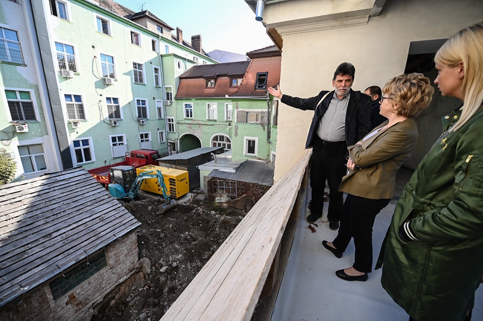Lucrările de reabilitare a clădirii Băii Populare din Sibiu sunt în curs
