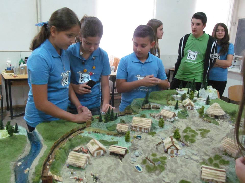 Beclean: Recreând lumea celtică. Realizarea machetei unei așezări celtice