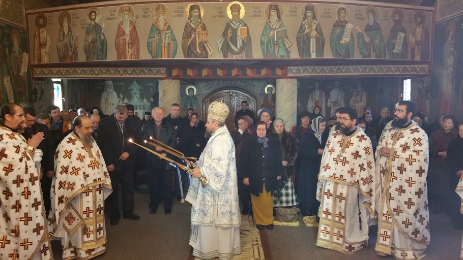 Slujire arhierească la Mănăstirea Crişan