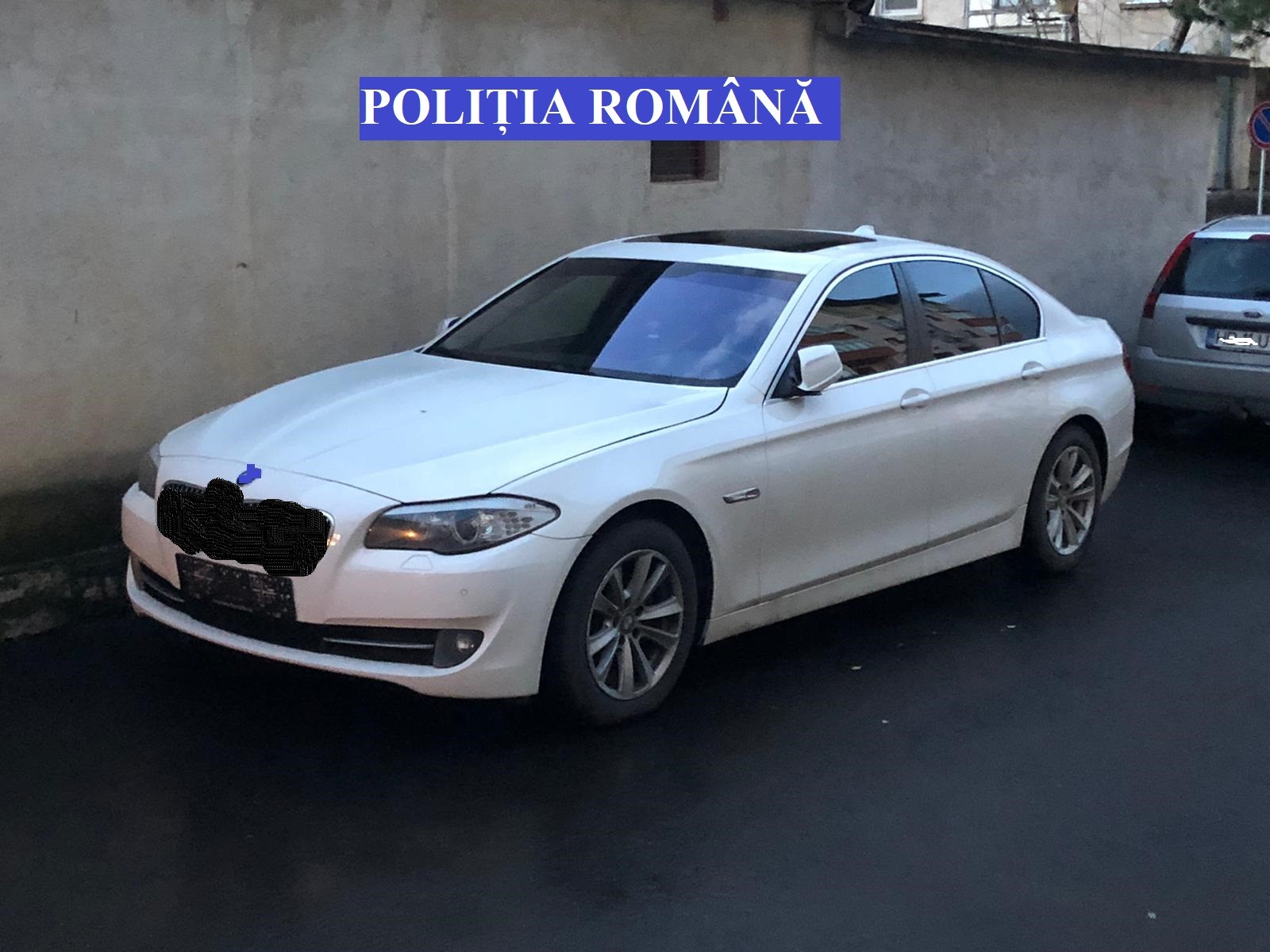 A cerut sa faca o proba si a furat autoturismul!