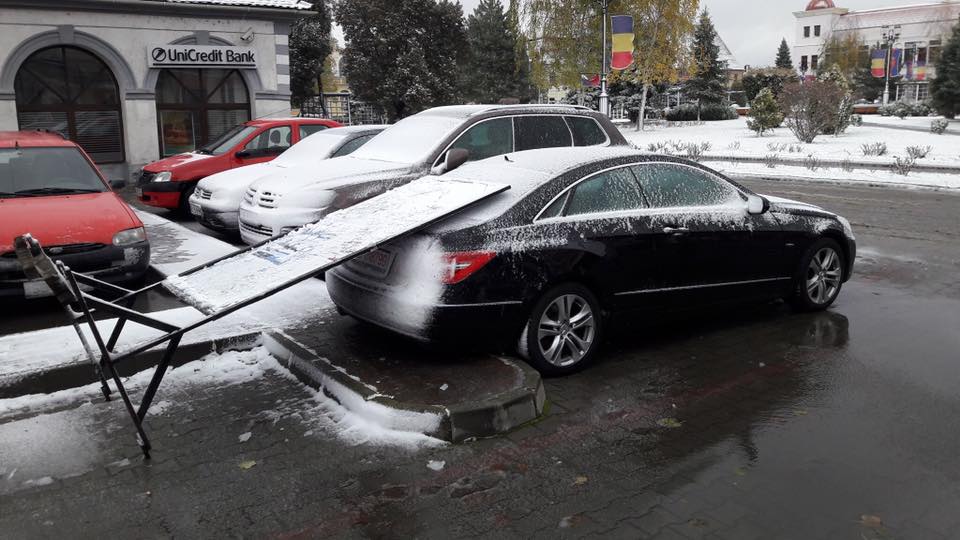 Sute de familii din zona Sebesului fara curent