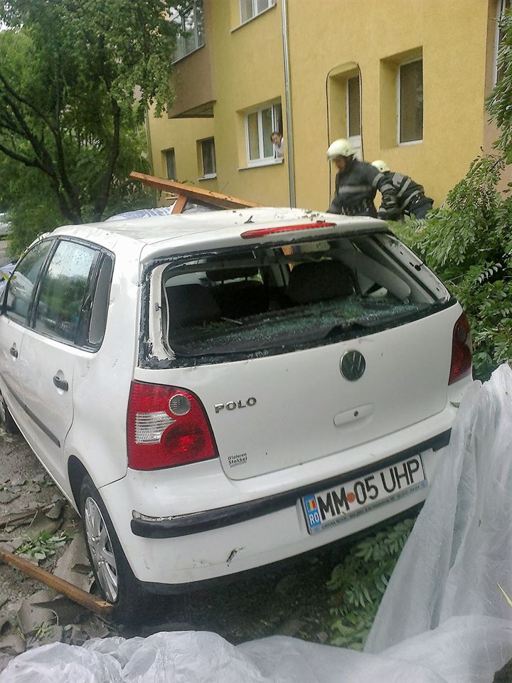 Baia Mare: Intervenţii pentru eliminarea efectelor negative produse de vijelie