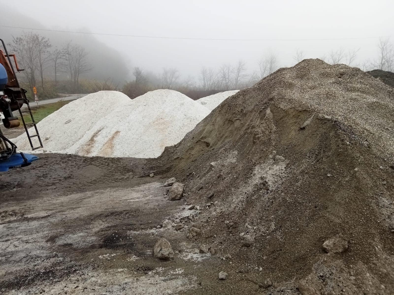 Stocurilor de materiale necesare acțiunilor de deszăpezire, verificate de autoritățile bistrițene