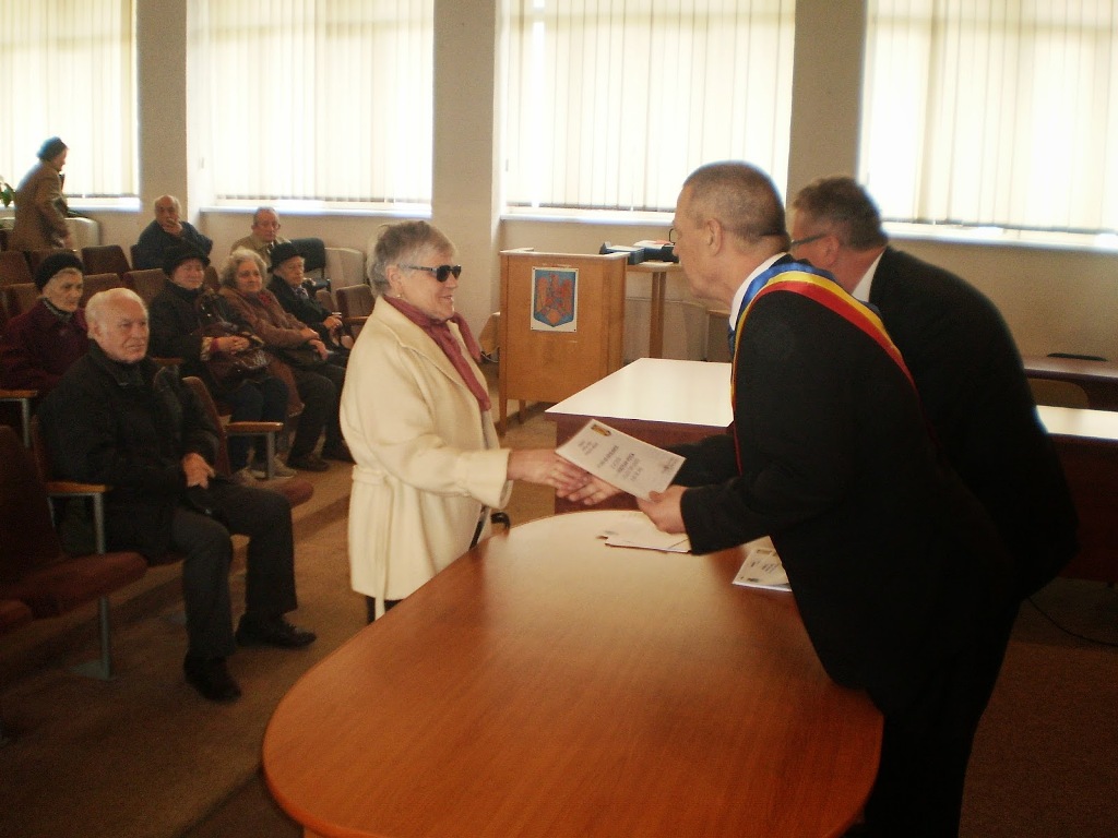 Mediaș: Persoanele vârstnice şi cuplurile care aniversează 50 de ani de căsătorie vor fi premiate de municipalitate
