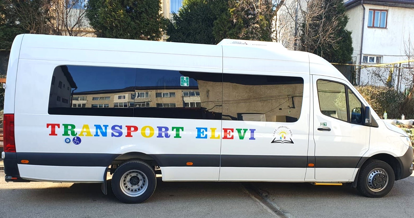 Microbuze pentru transportul elevilor cu dizabilități din Șimleu și Zalău
