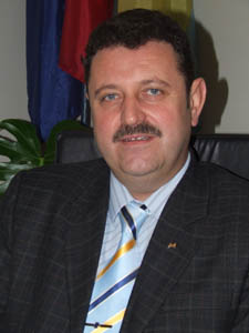 Primarul Aiudului, Mihai Horațiu Josan, alături de cetățenii localității Gâmbaș, afectați de lucrările la autostrada Sebeș-Turda