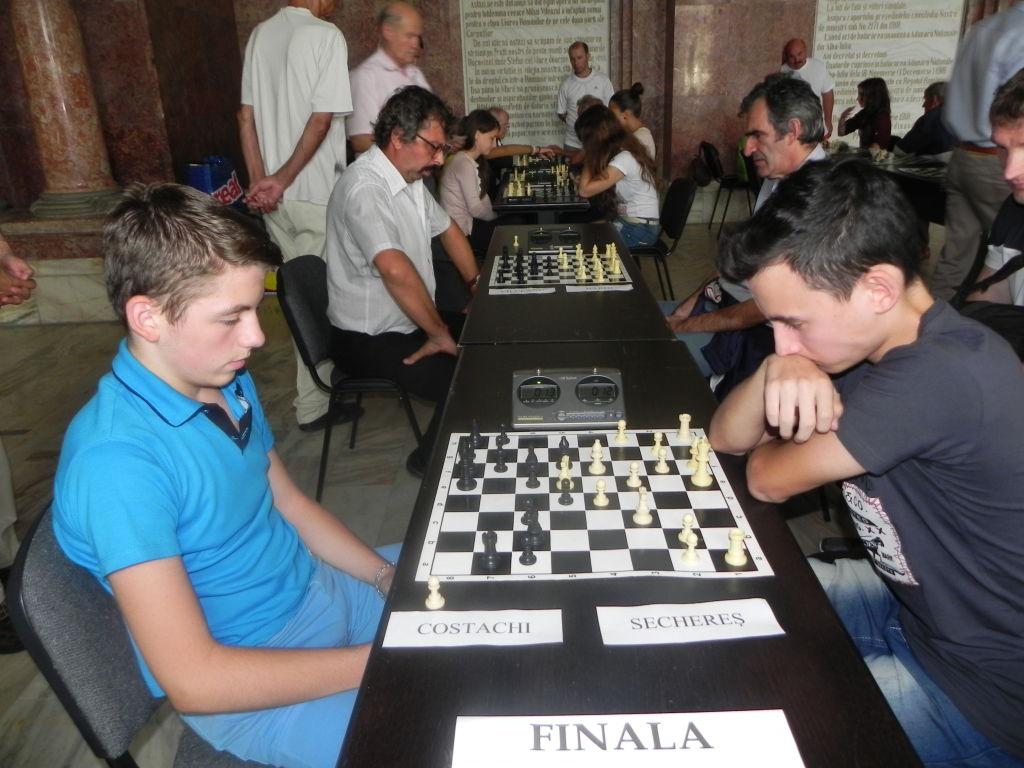 Mihnea Costachi a câştigat prima ediţie a festivalului “Open Şah Alba”