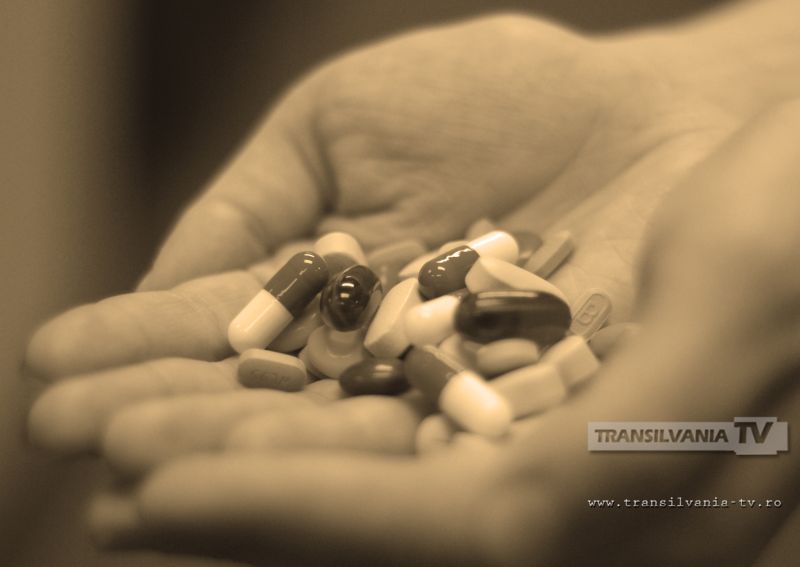 Alcoolul si pastilele din farmacii, noua combinatie toxica a adolescentilor in lipsa etnobotanicelor
