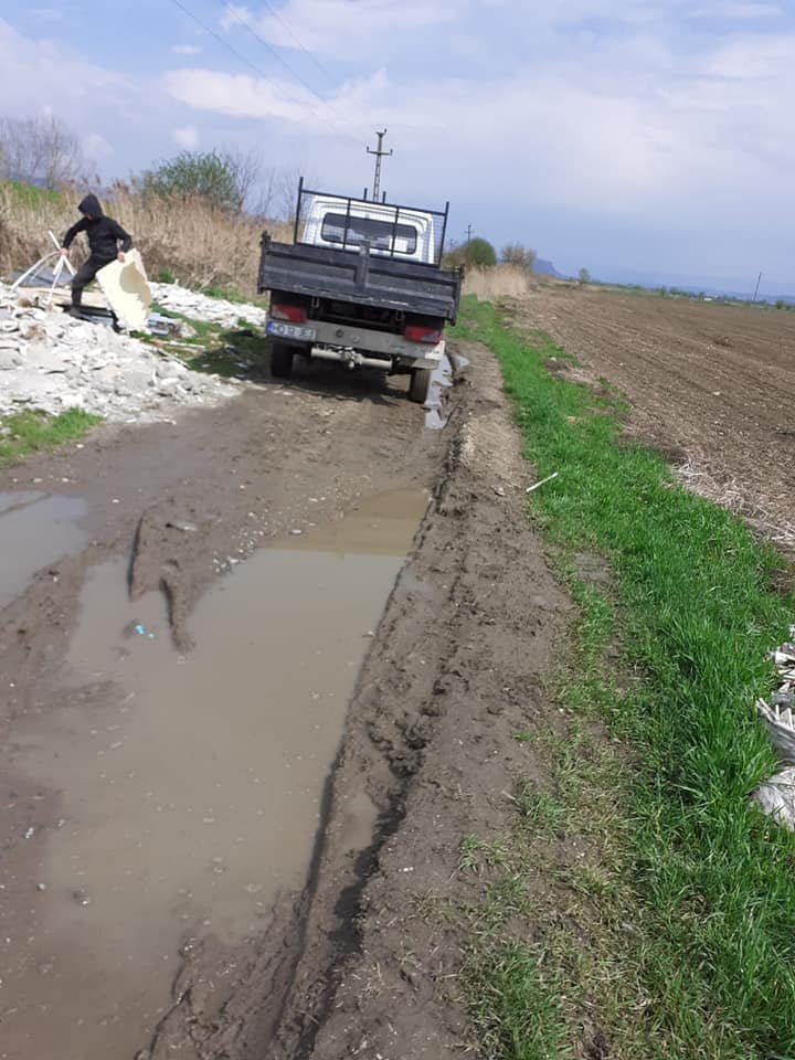 Prins în flagrant de polițiștii locali din Deva, în timp ce arunca deșeuri provenite din demolări