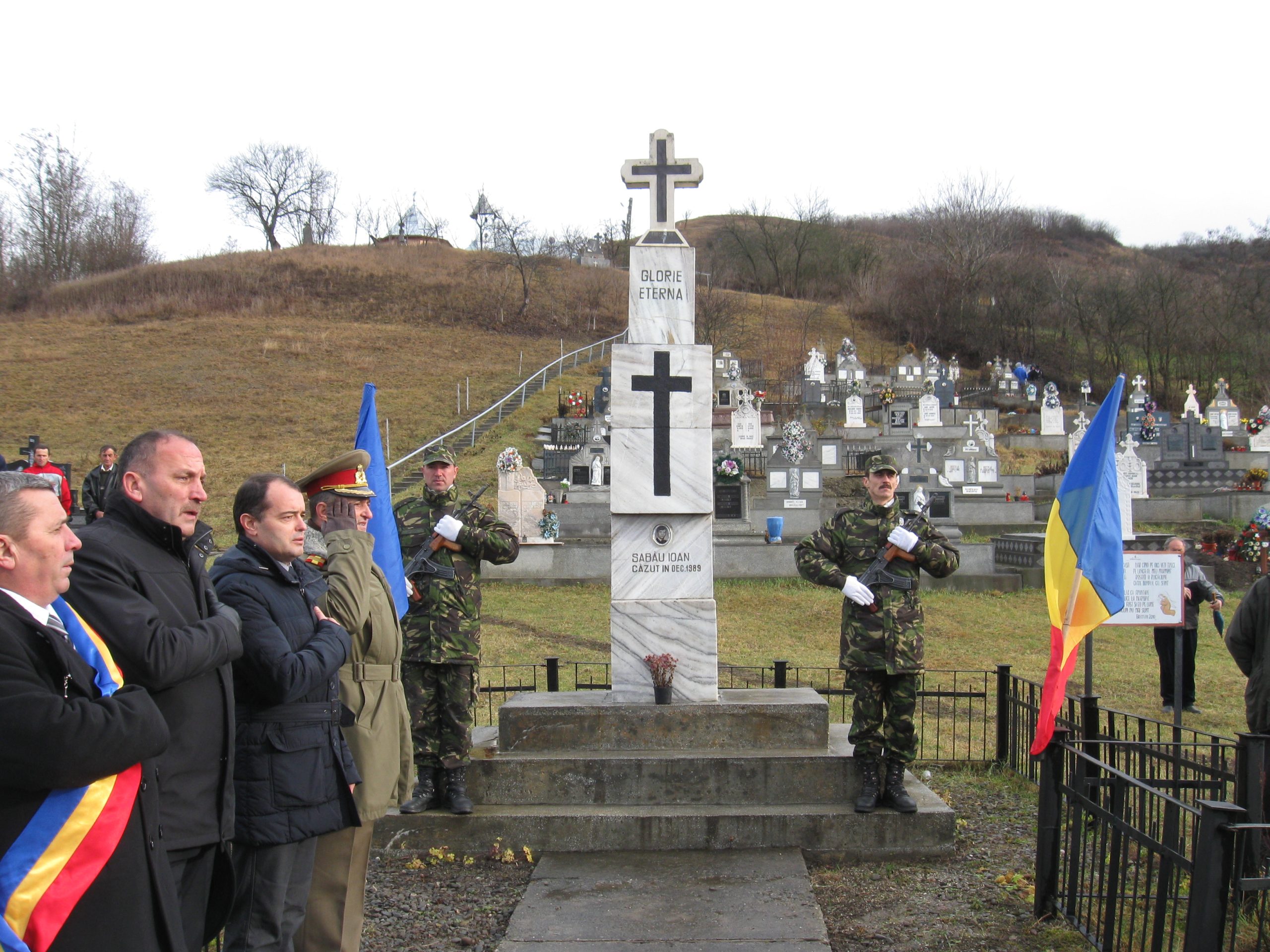 BRĂTENI: Ceremonial militar la monumentul eroului Ioan Sabău (Galerie FOTO)