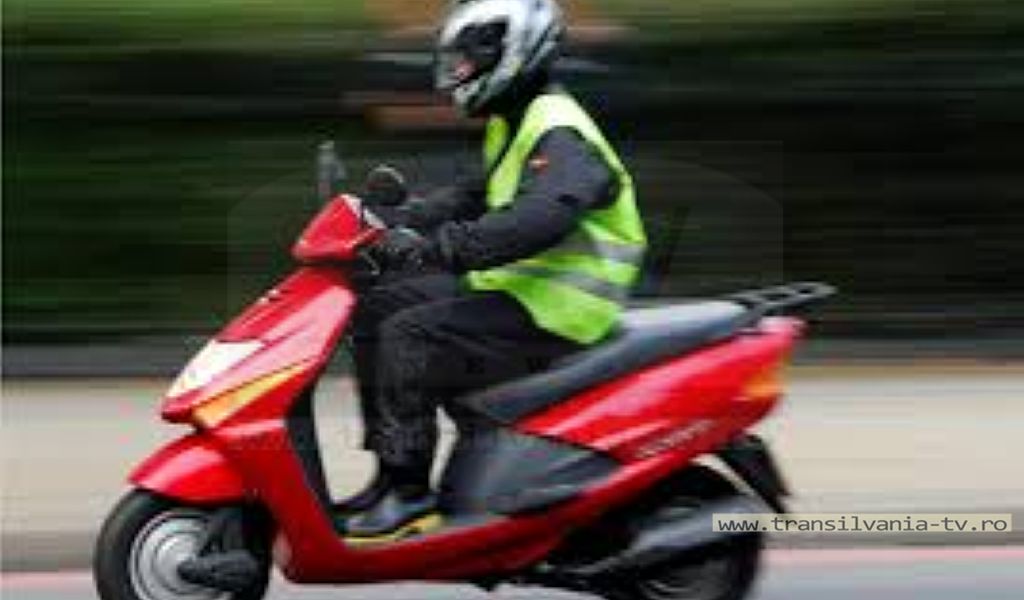 Mopedist fără permis pe străzile din județ
