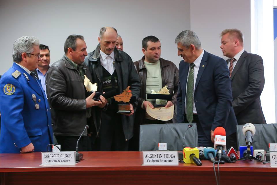 Moții Argentin Todea, Gheorghe Giurgiu și Gheorghe Trif au primit titlul de „Clujean de onoare”