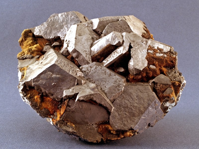 Furt comis la Muzeul de Mineralogie din Baia Mare
